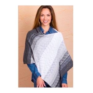 Overland/ Indigenous 100 % Organic cotton ombré poncho One Size